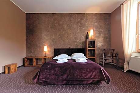 A' PROPOS Hotel, Restauracja, Club