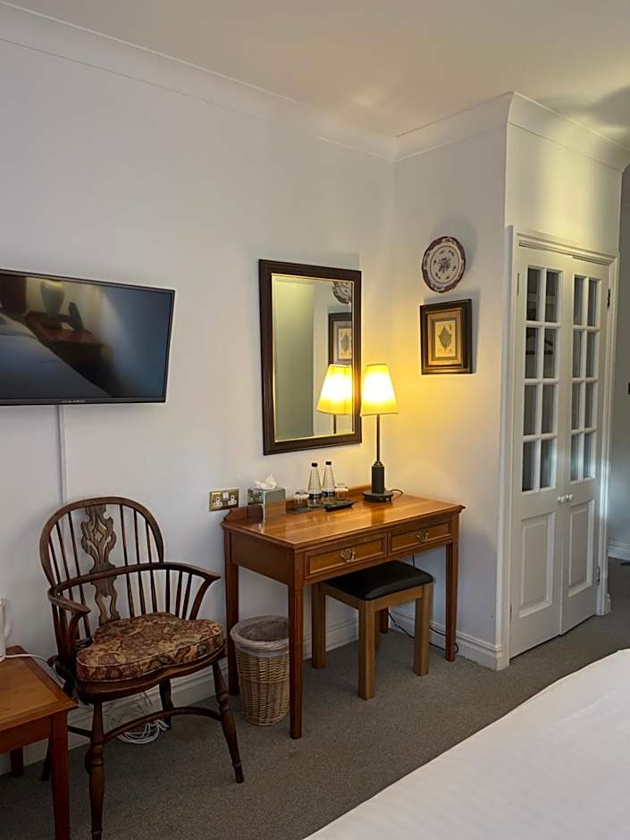 Noel Arms - "A Bespoke Hotel"