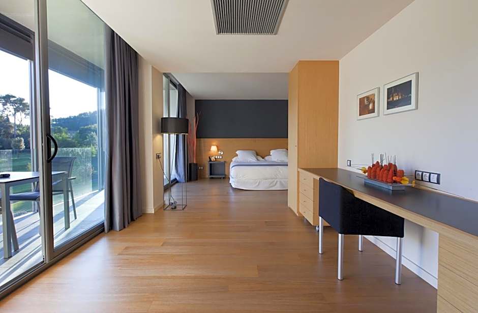 Hotel Món Sant Benet