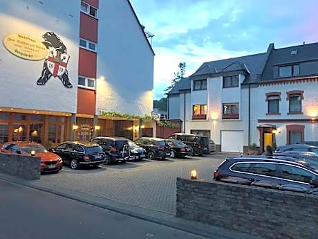 Hotel & Weinhaus Zum Schwarzen Bären