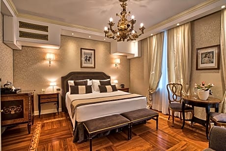 Classic Double or Twin Room with City View