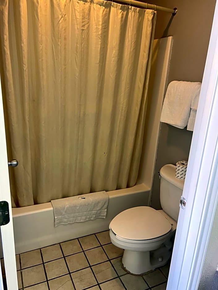 COUNTRY INN MOTEL