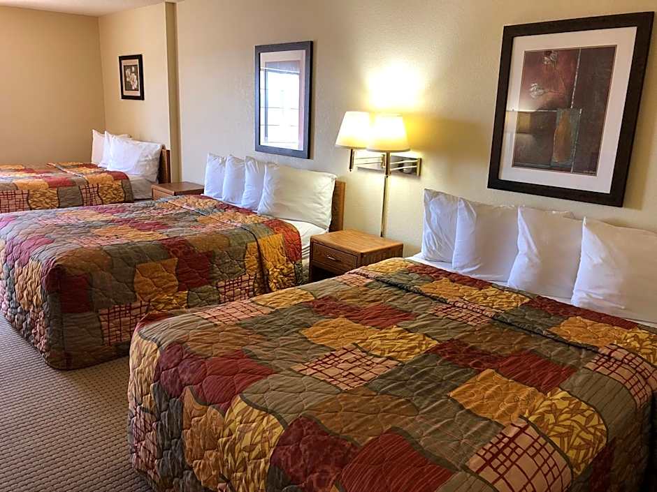 Days Inn by Wyndham Iron Mountain