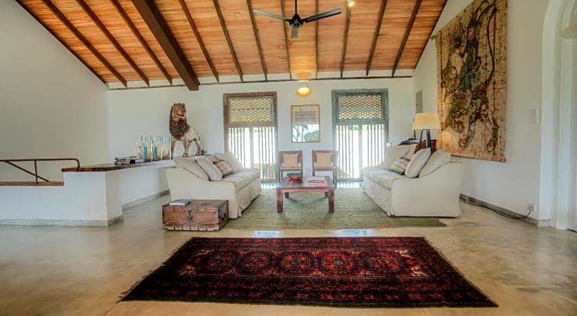Villa Saffron Hikkaduwa