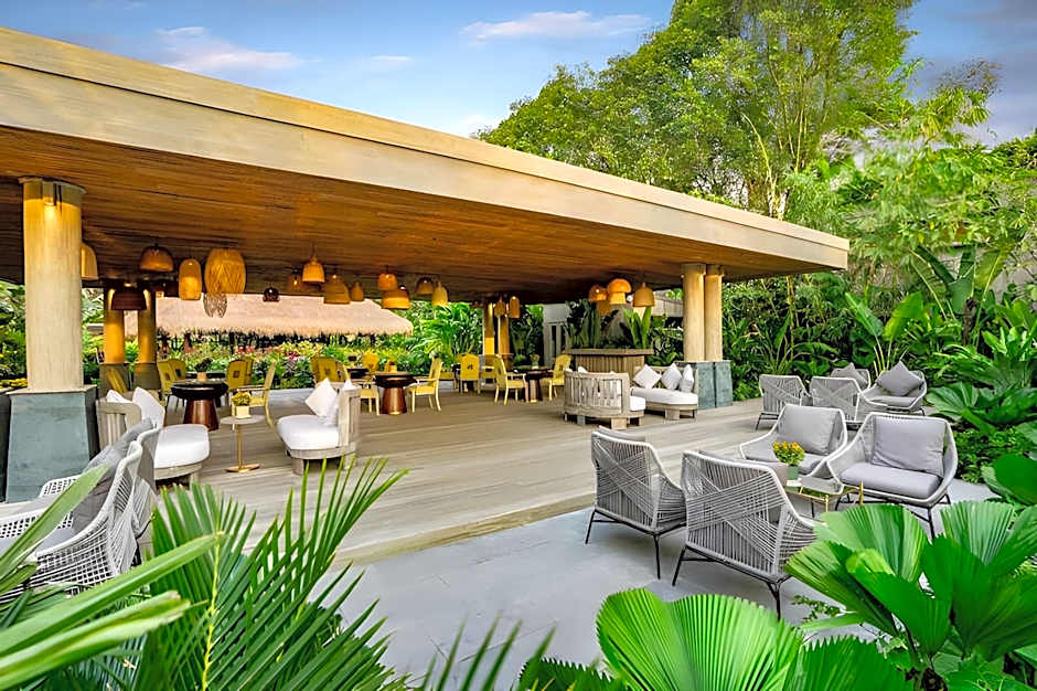 An Lam Retreats Saigon River