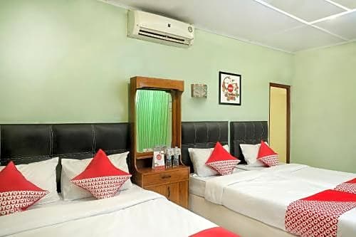 OYO 585 Hotel Perwita Sari
