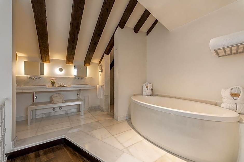 Hospes Puerta de Alcalá, a Member of Design Hotels