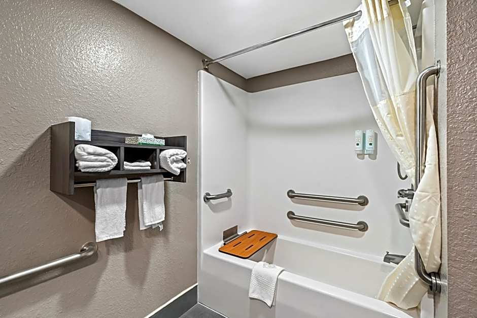 Quality Inn & Suites