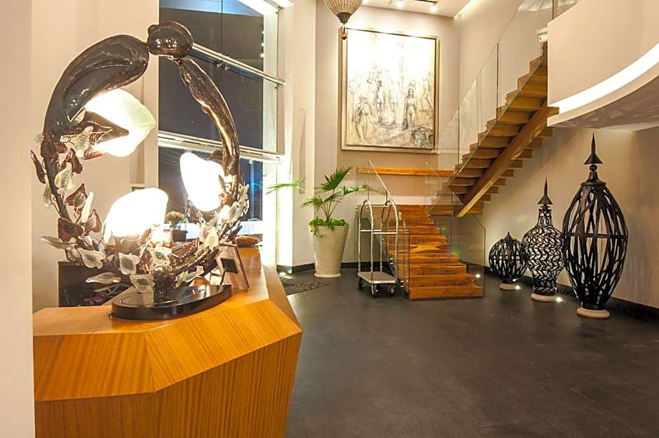 Square Small Luxury Hotel