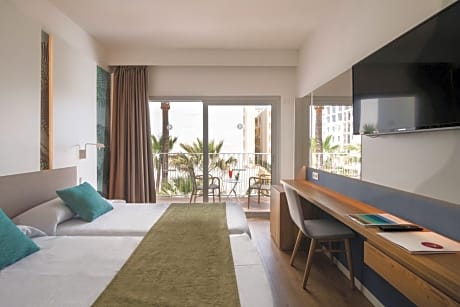 DOUBLE SINGLE USE WITH BALCONY