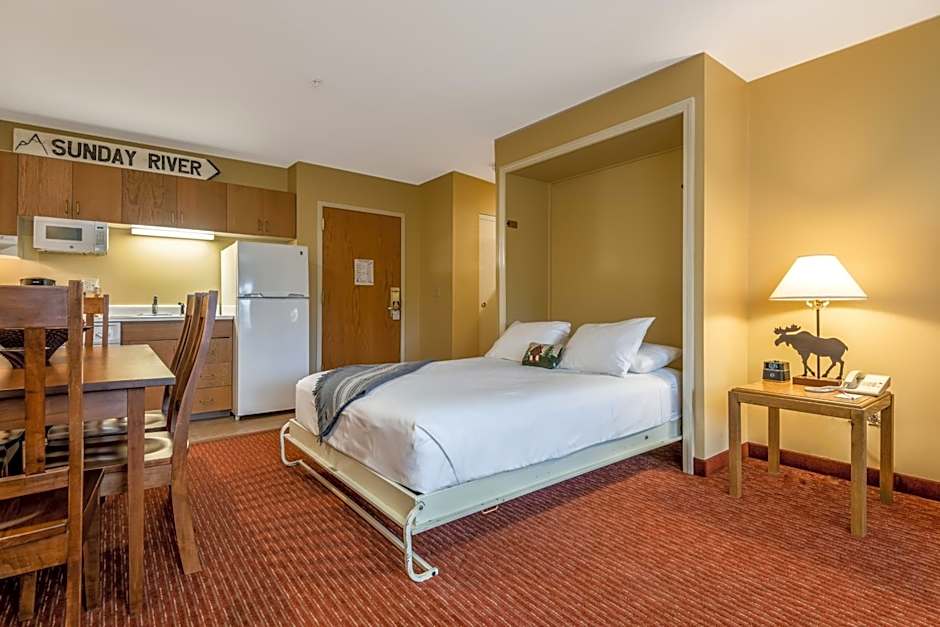Grand Summit Hotel
