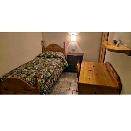 Twin Room with Private Bathroom