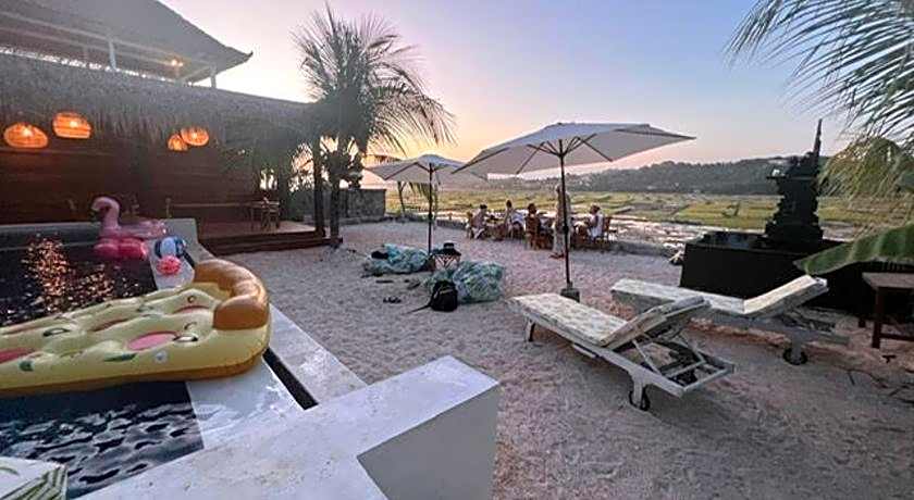 The Kubu 221 Ceningan