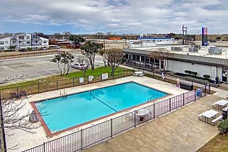 Motel 6 Mesquite, TX Town East