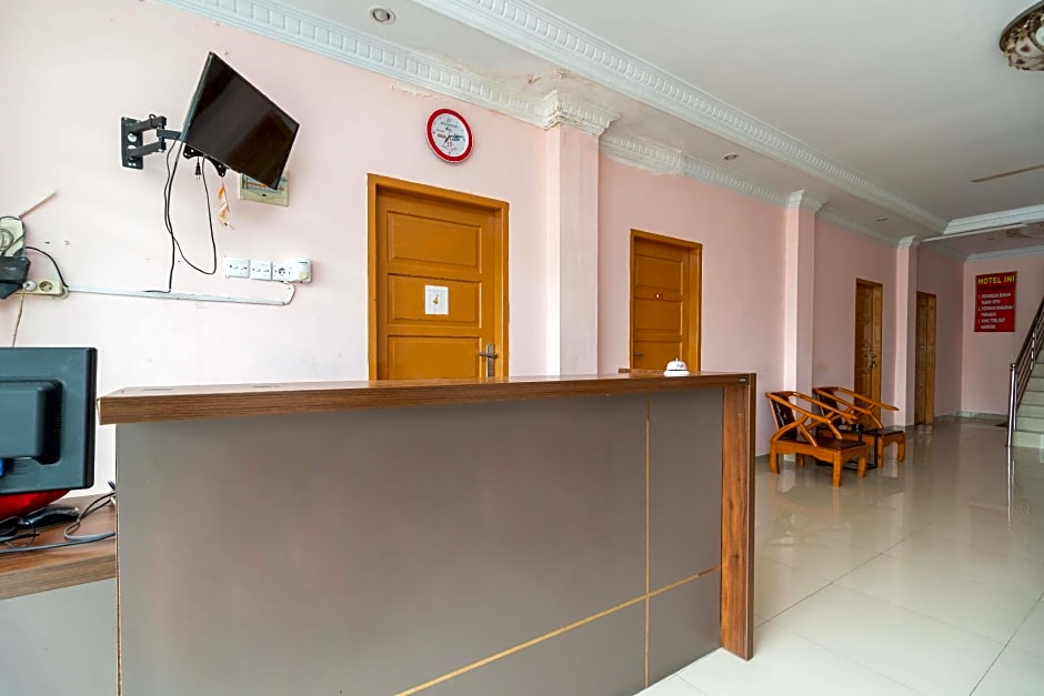 RedDoorz Syariah near Transmart Padang