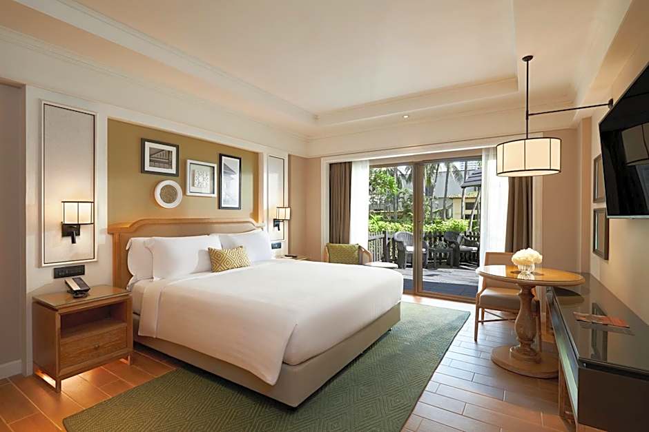 Photo 1 of 6 of 1 King Bed, Lanai
