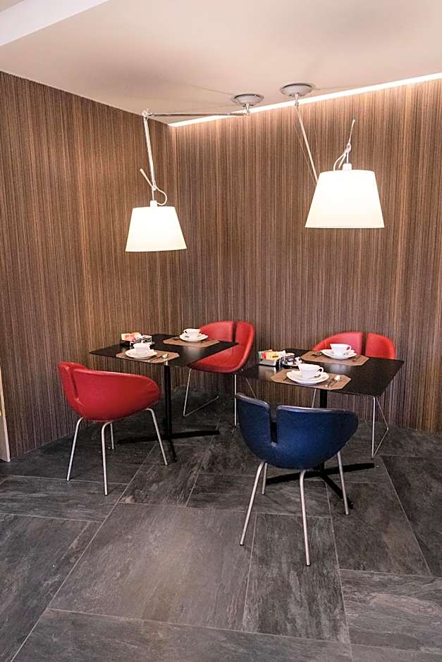 Stendhal Luxury Suites