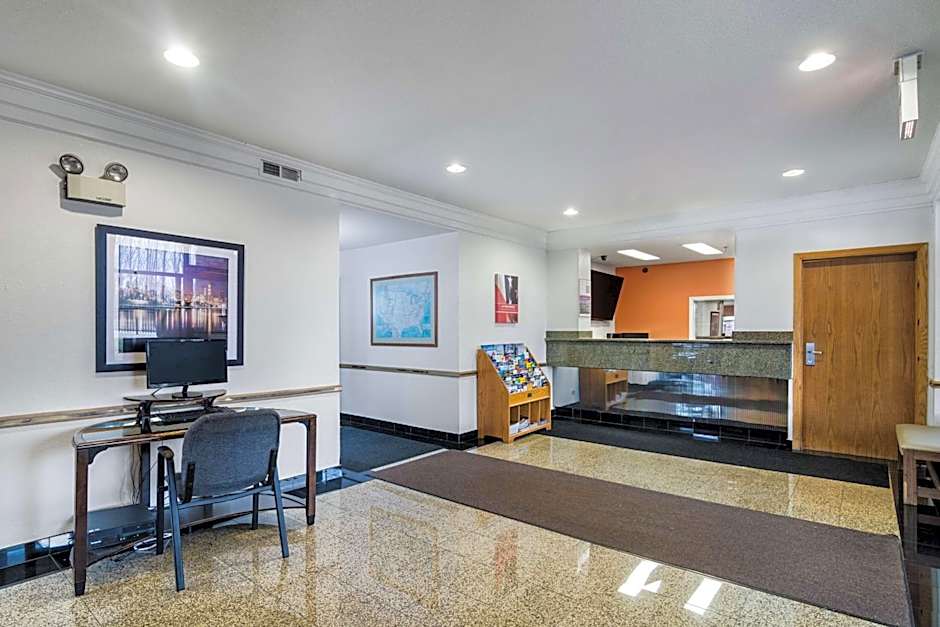 Motel 6-Libertyville, IL
