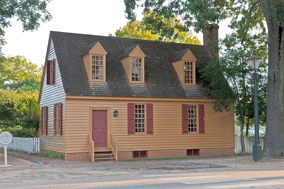 Colonial Houses, an official Colonial Williamsburg Hotel