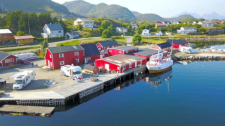 Sjøstrand Rorbuer - Cozy Cabins by the Sea