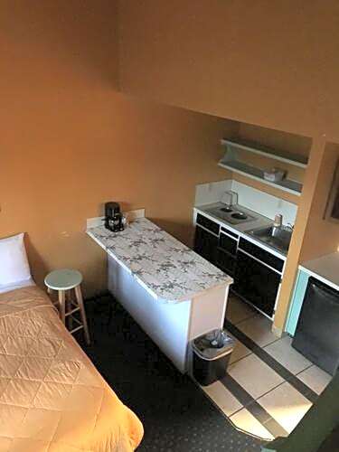 Smokey Point Motor Inn