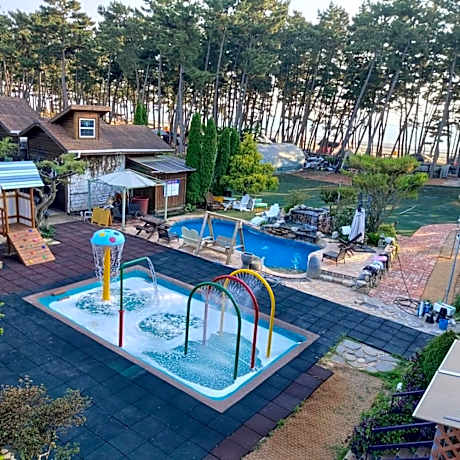 Irang Kids Pool Villa