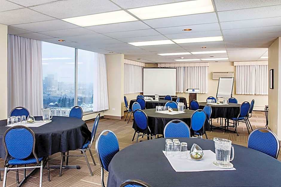 Campus Tower Suite Hotel