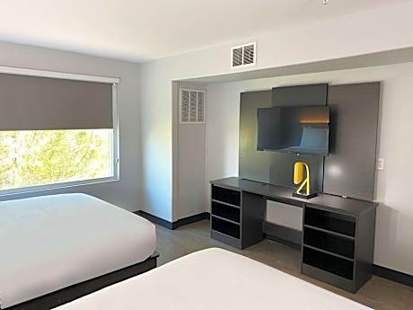 Queen Room with Two Queen Beds - Non-Smoking