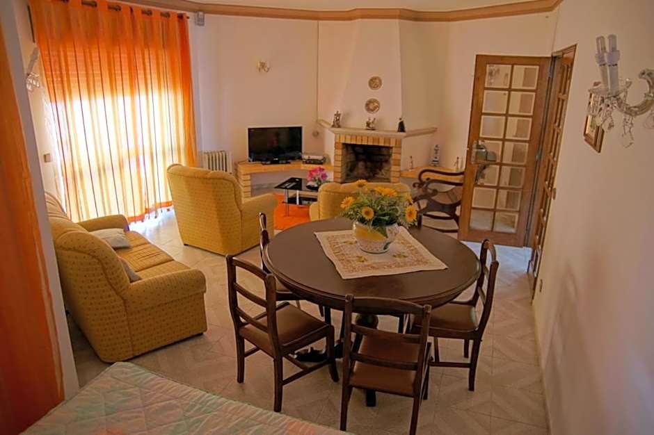 Apartamentos e Quartos Atalaia