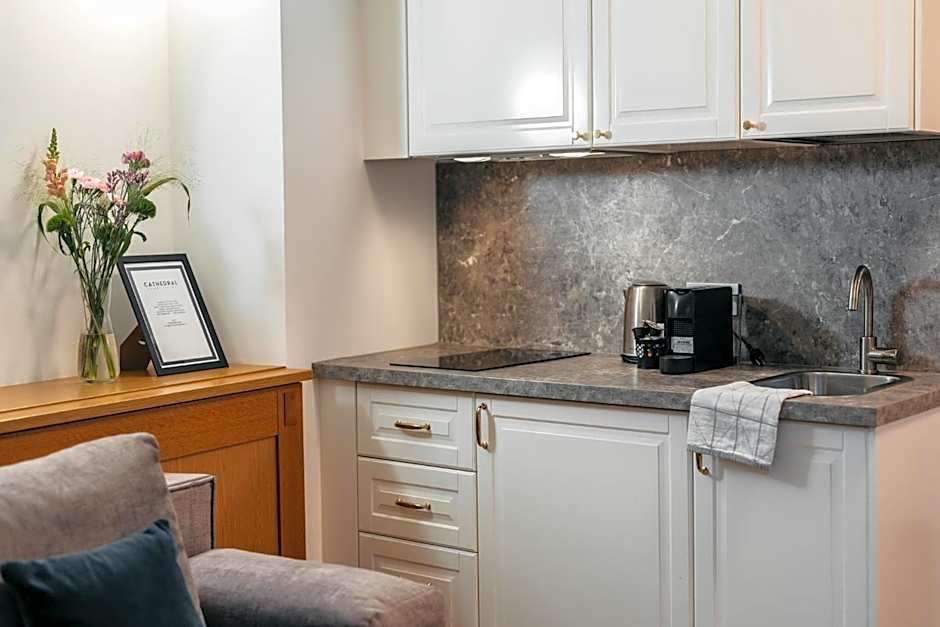 CATHEDRAL Old Town Suites