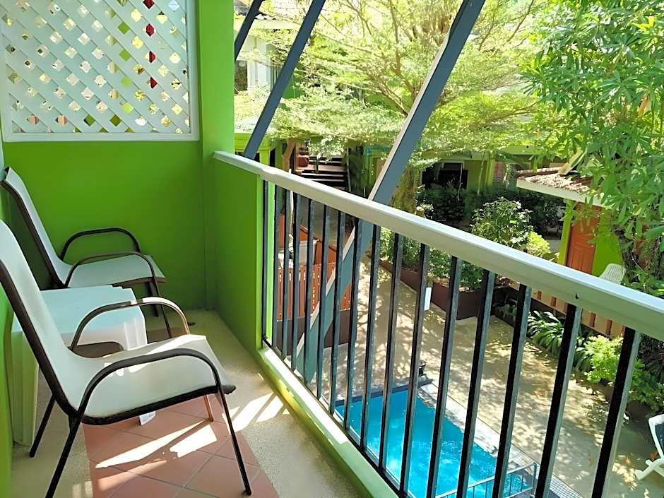 Khaolak C-nior Bungalows