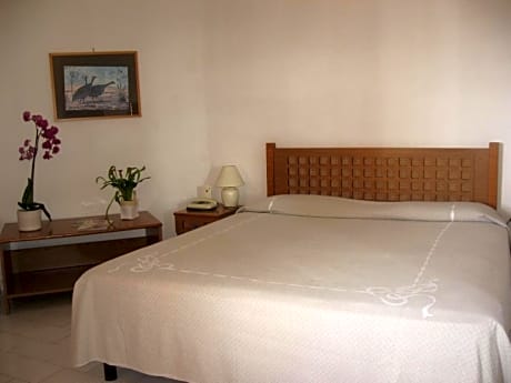 Triple Room with Garden View