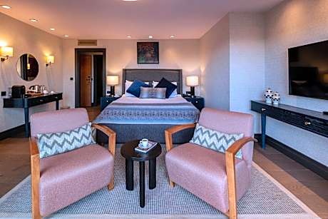 Deluxe Double Room with Balcony and Sea View