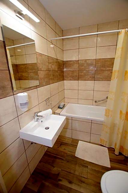 Fehér Hajó Panzió Győr