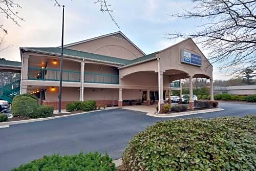 Days Inn & Suites by Wyndham Peachtree City