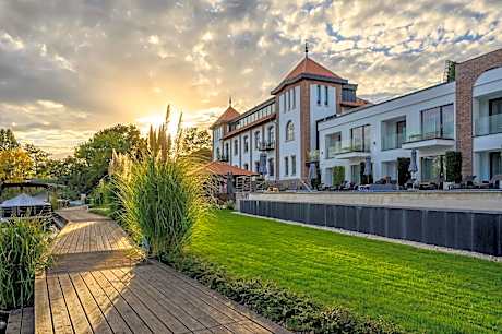 Bordűr Wellness Hotel Superior és Szőnyegmúzeum