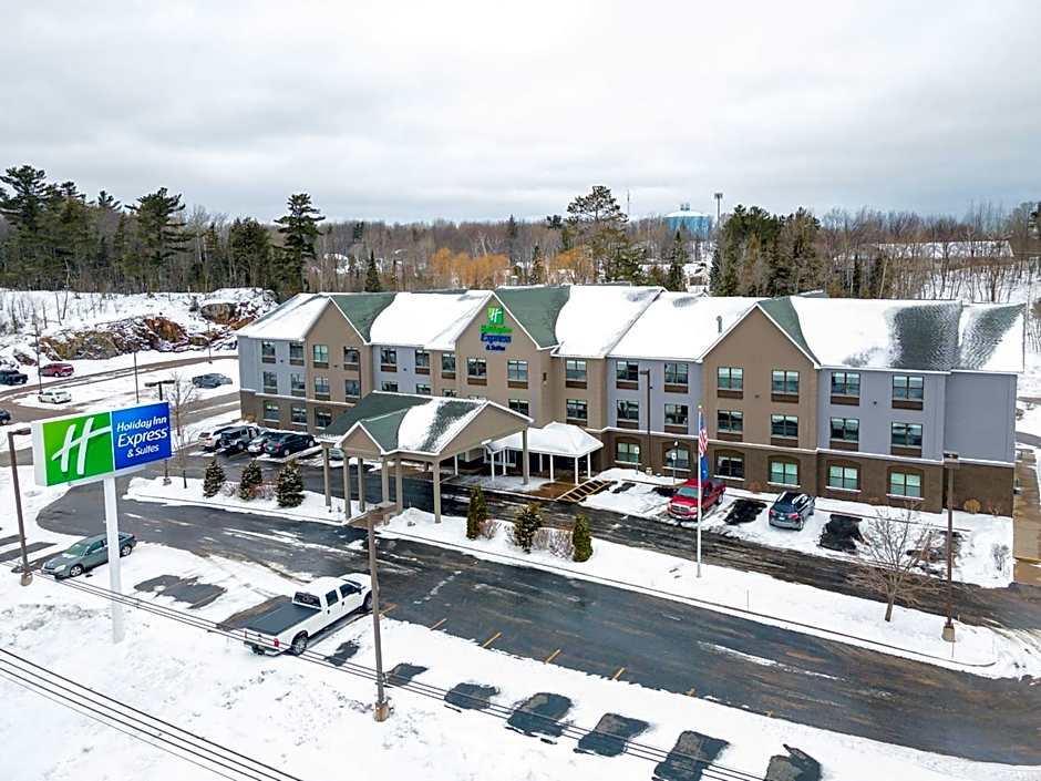Holiday Inn Express & Suites Marquette By IHG