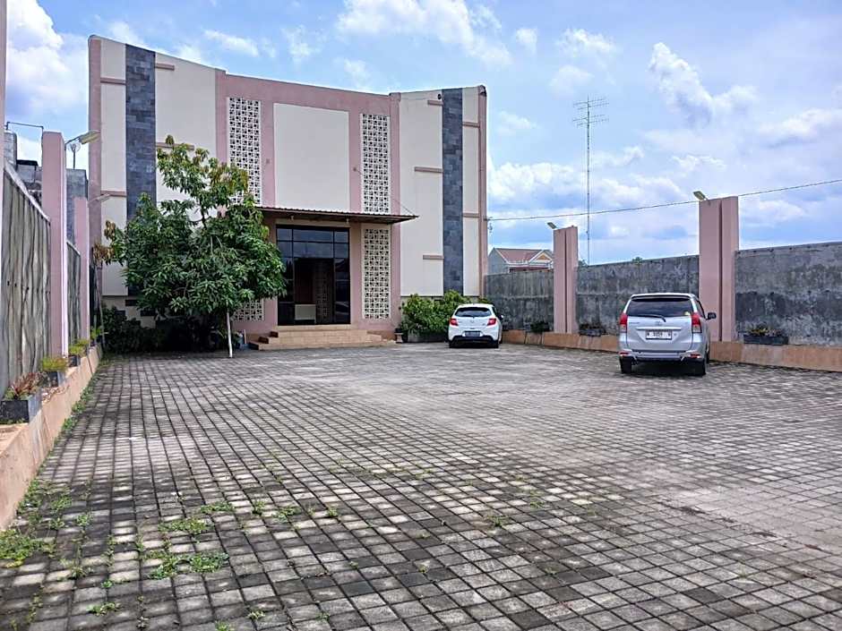 RedDoorz Syariah near Masjid Al-Aqsha Klaten