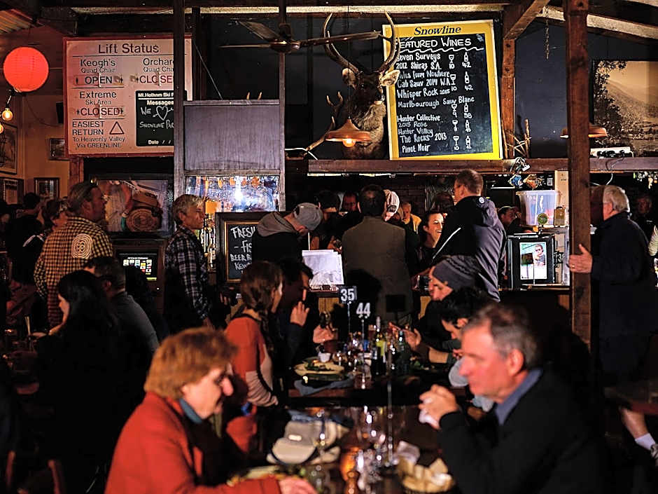 The Harrietville Snowline Hotel