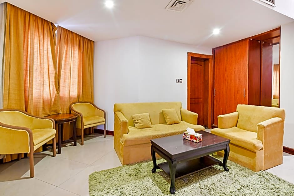 OYO 118 Revira Hotel