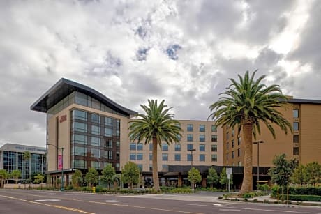Hilton Garden Inn Anaheim Resort