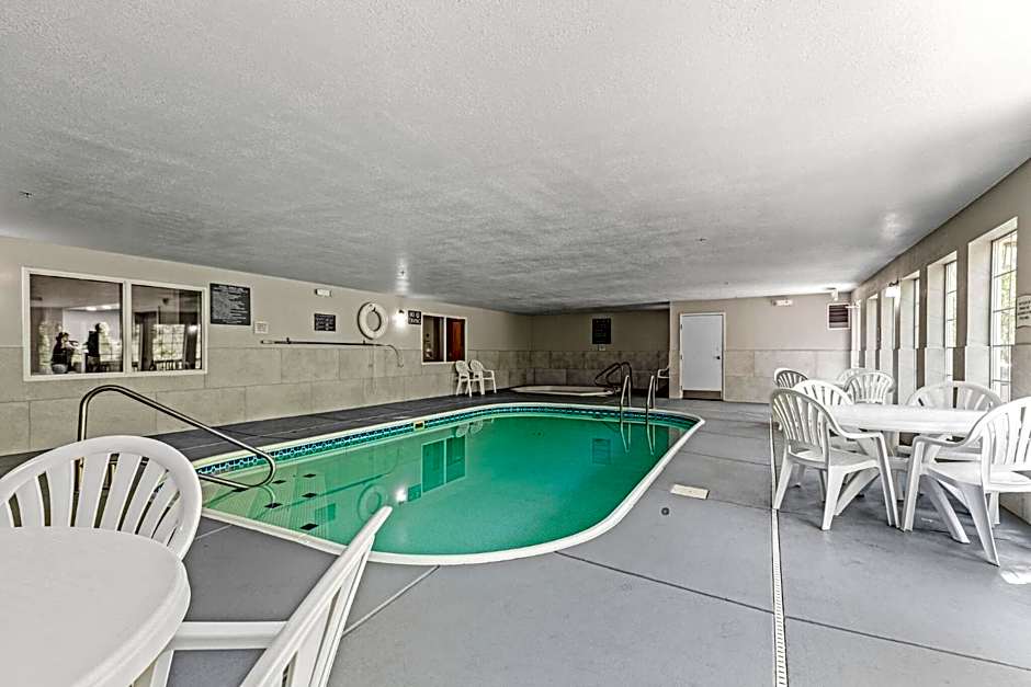 Quality Inn & Suites On The River