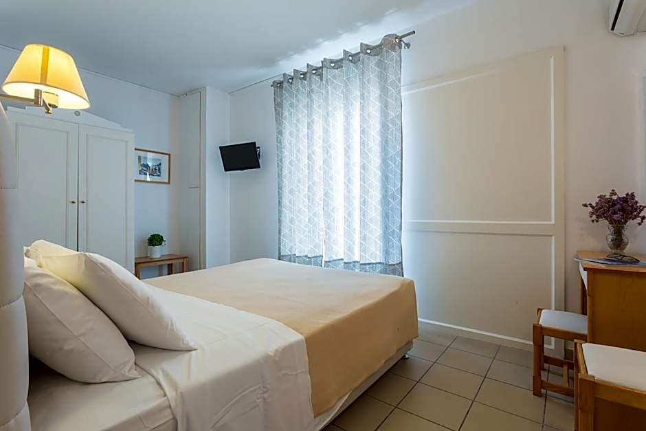 Foto 1 von 12 von 1 Double Bed or 2 Beds, City View