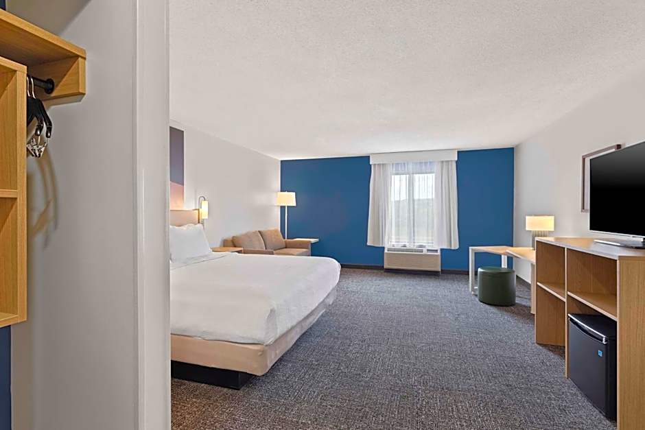 Spark by Hilton Newcomerstown