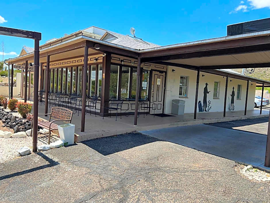 Landmark Lookout Lodge
