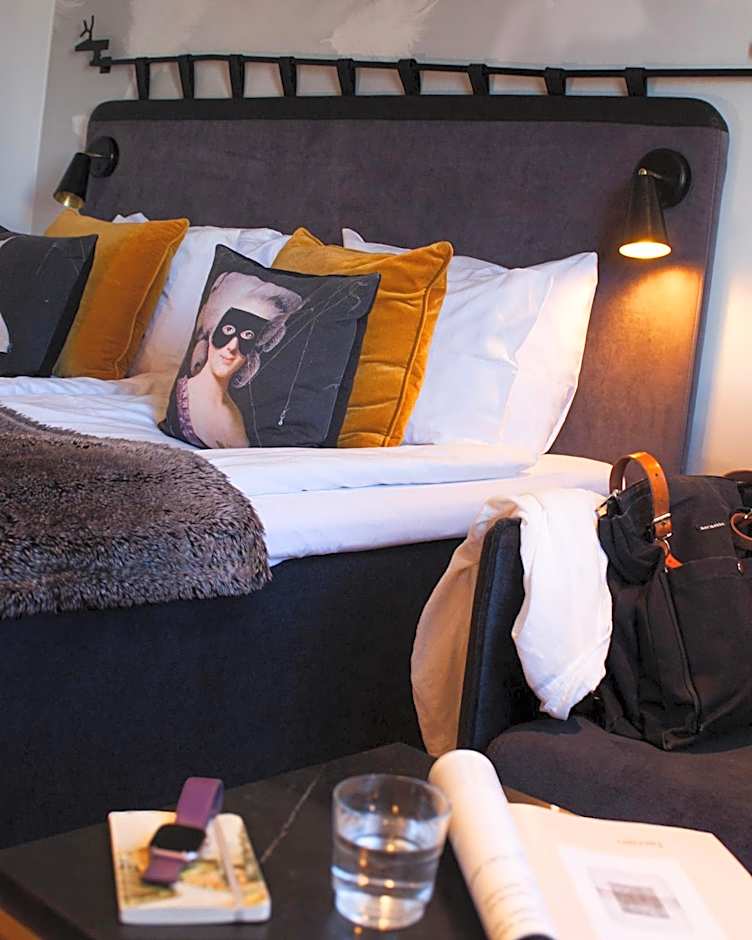 Arctic City Hotel