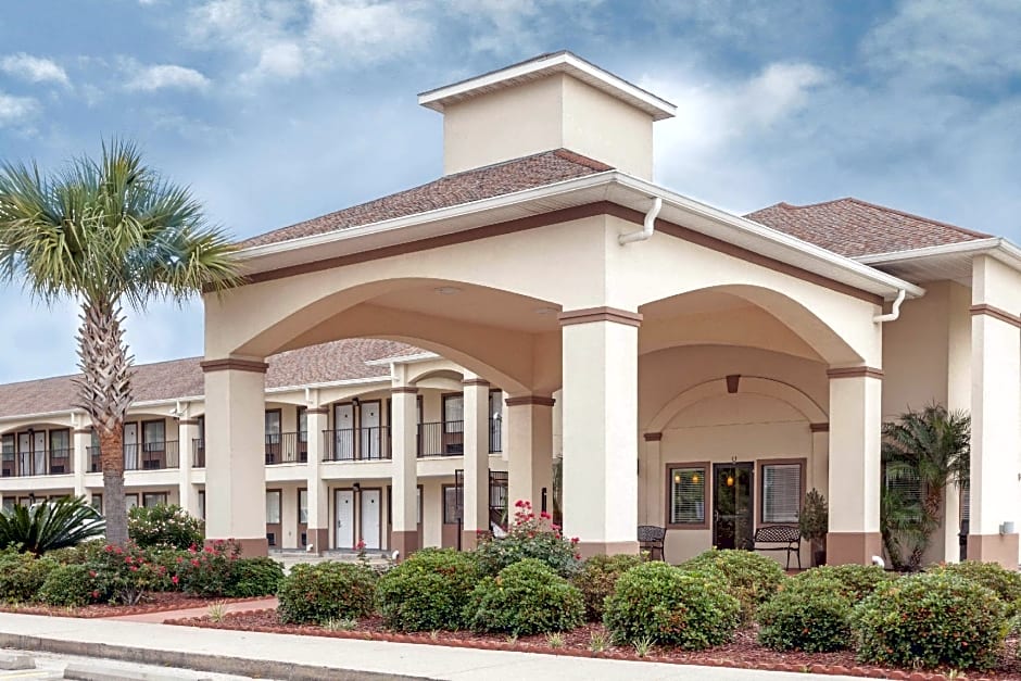 Photo 1 of 16 of Howard Johnson by Wyndham Lafayette