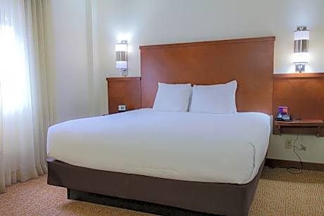 King Bed (with sofa bed)