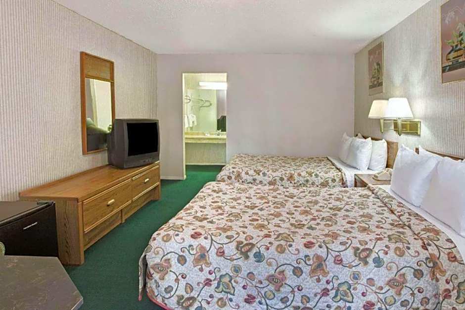 Knights Inn  South Houston TX