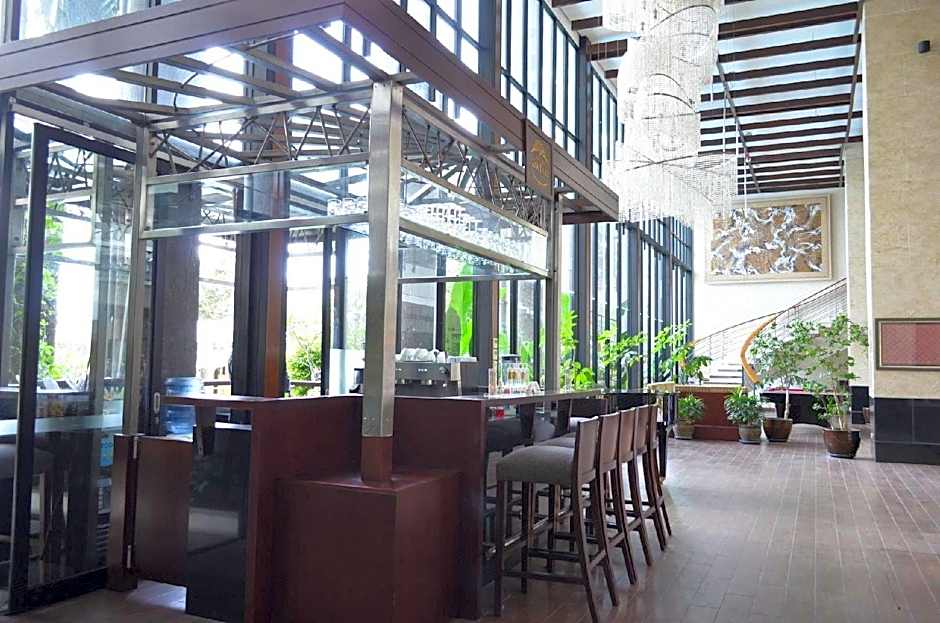 Horison Ultima Ratu Serang